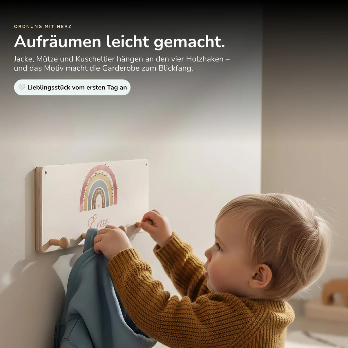 Kindergarderobe Holz personalisiert - Regenbogen