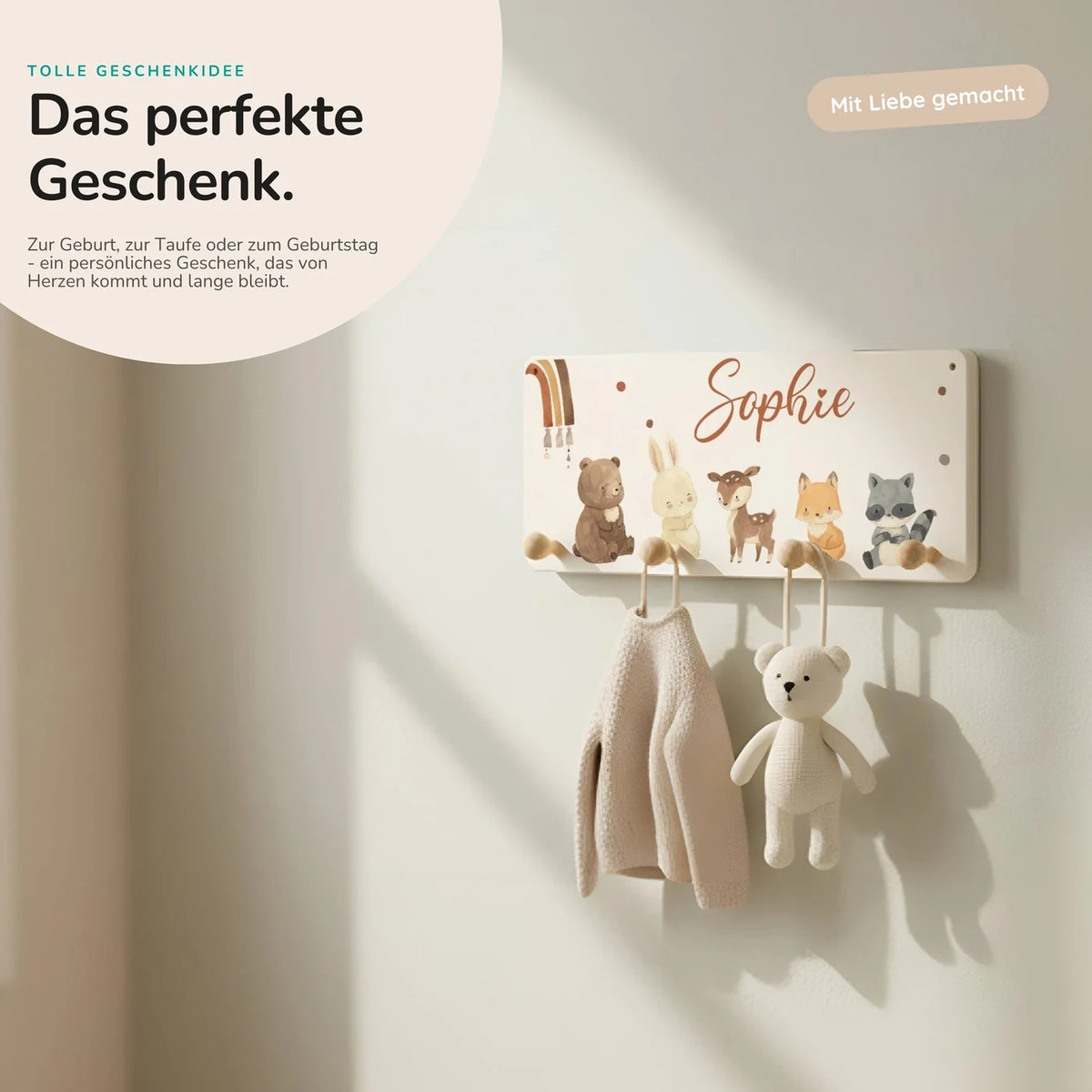 Kindergarderobe Holz personalisiert - Boho Tierfamilie Regenbogen