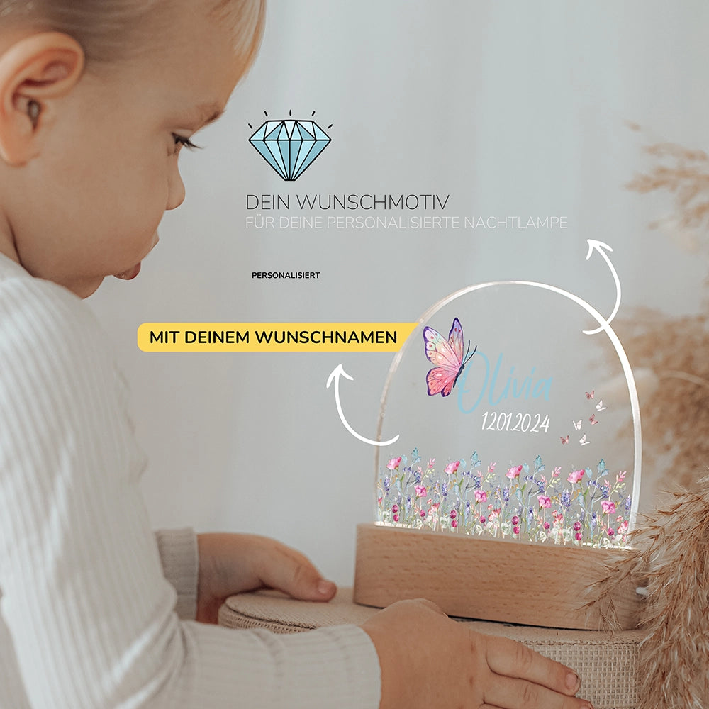 Kleinkind mit Nachtlicht Schmetterling mit Wunschnamen – Babygeschenk personalisiert