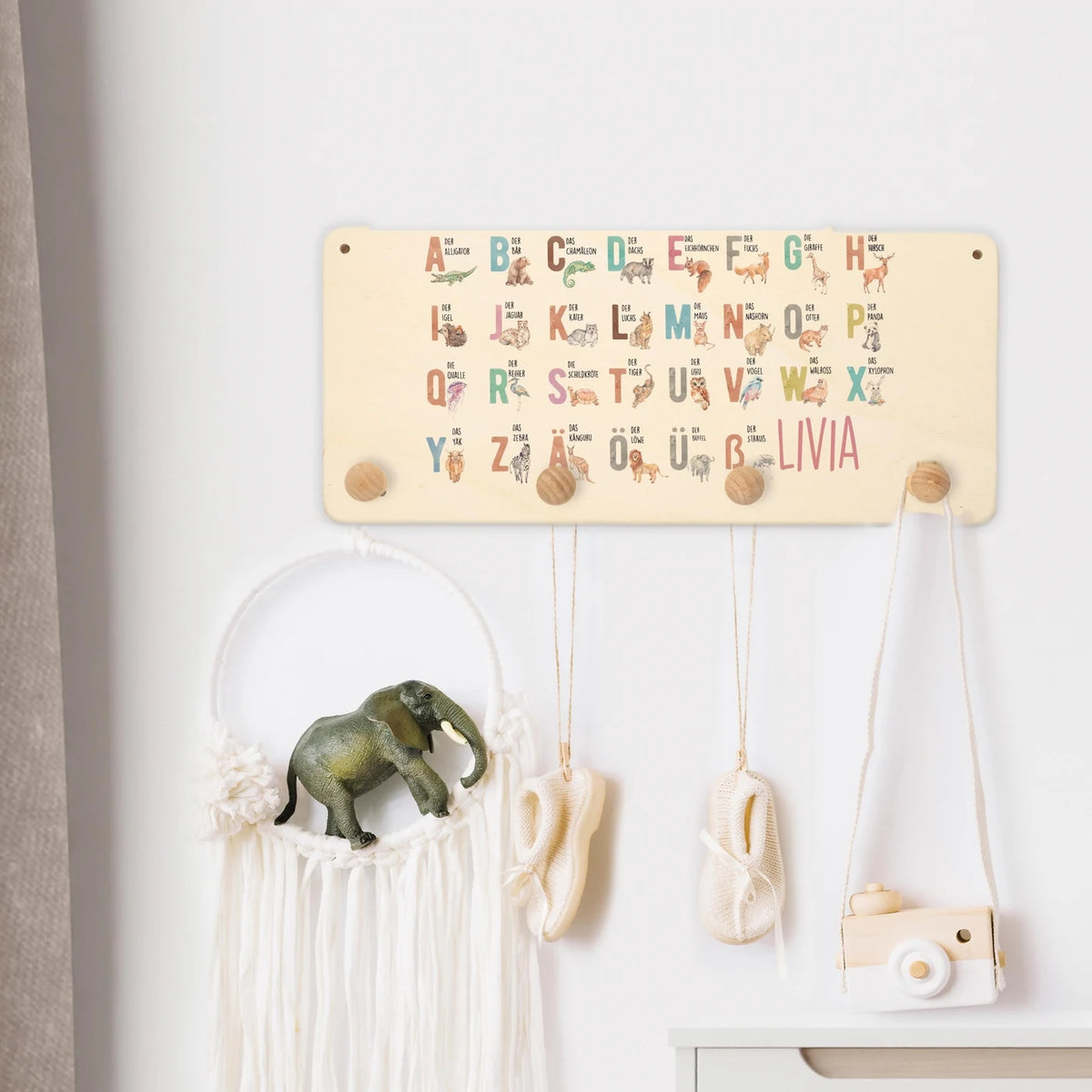 Kindergarderobe Holz personalisiert - ABC Tiere