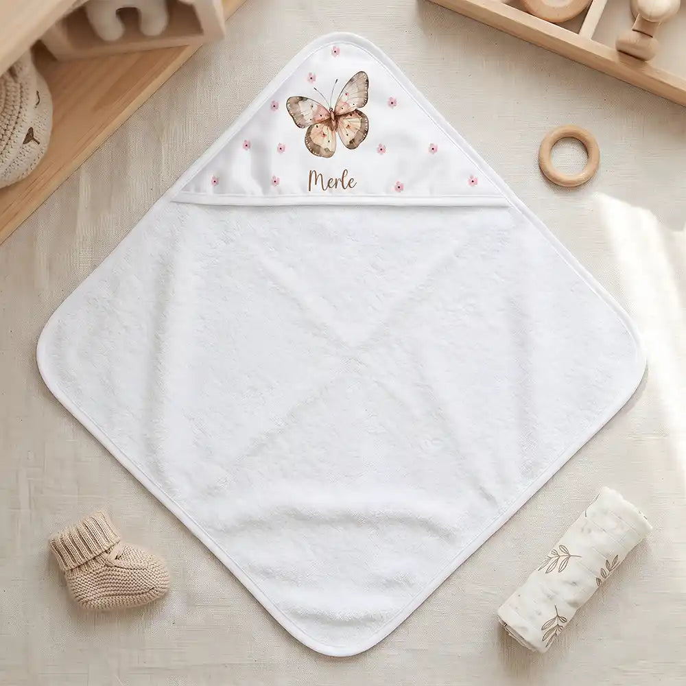 Personalisiertes Kapuzenhandtuch Baby Schmetterling Boho – Freisteller 80×80 cm Topdown