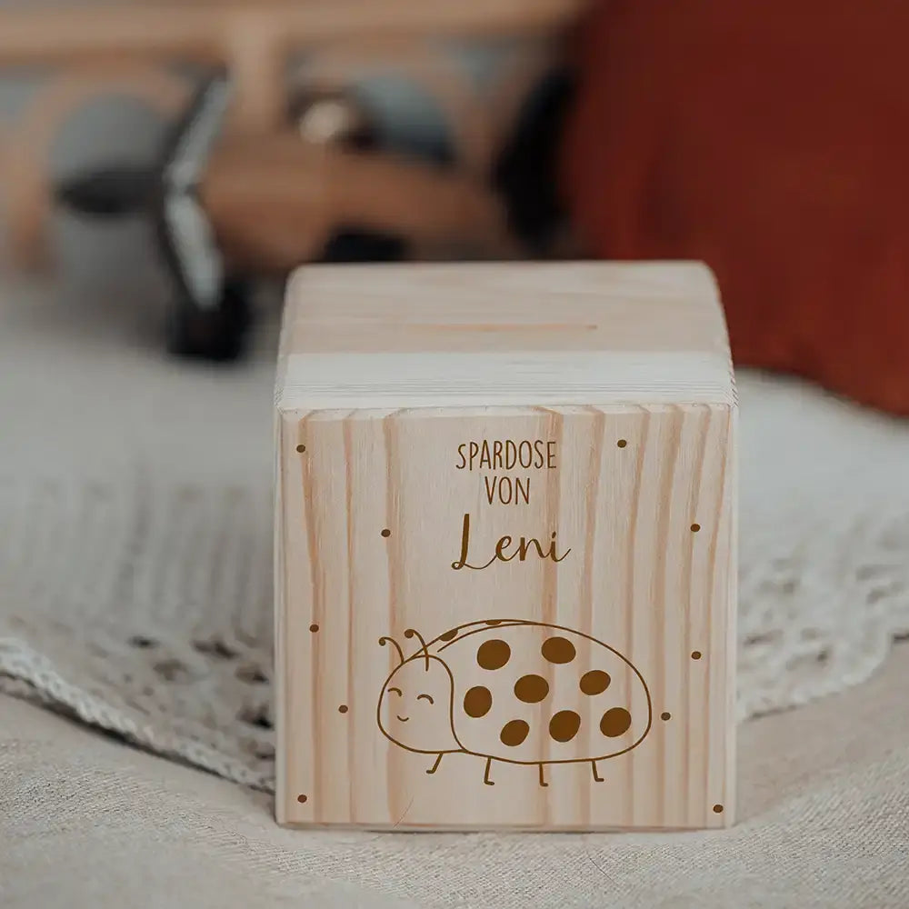 Spardose Kinder, Sparschwein personalisiert - Marienkäfer mit Punkten