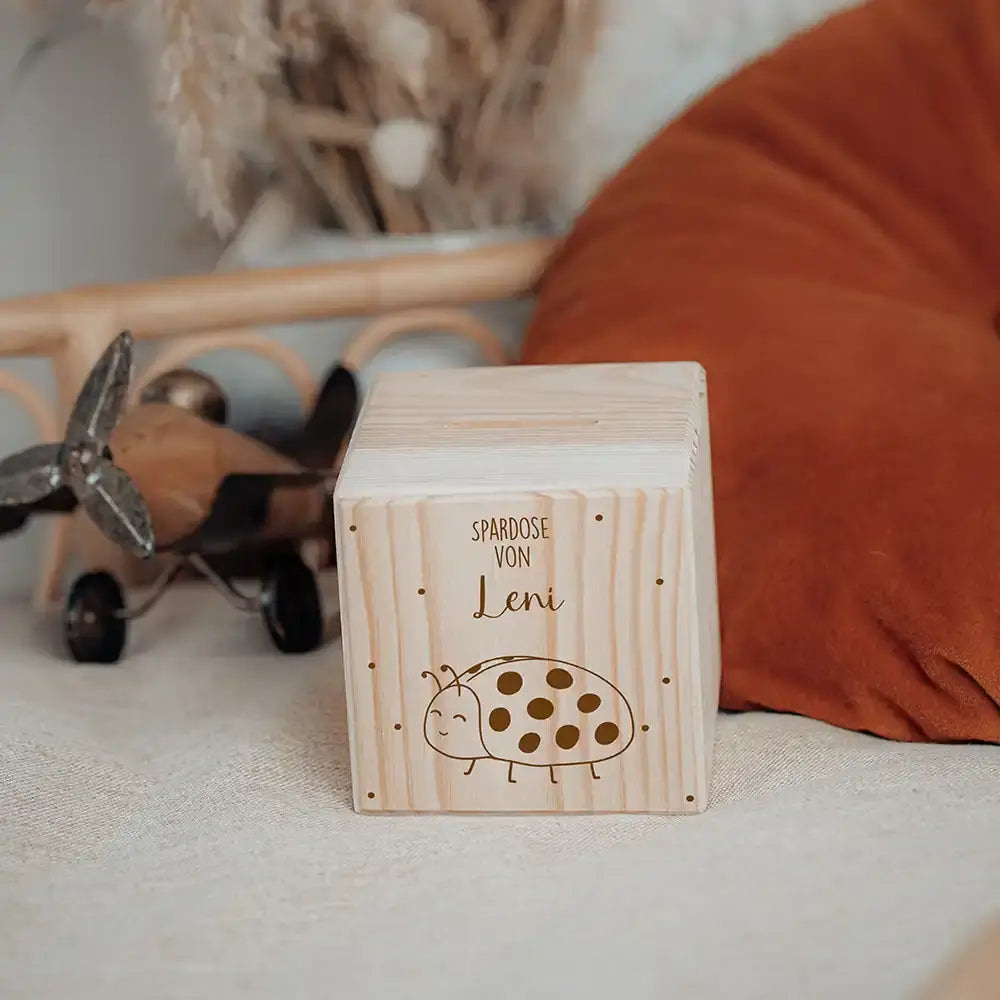 Spardose Kinder, Sparschwein personalisiert - Marienkäfer mit Punkten