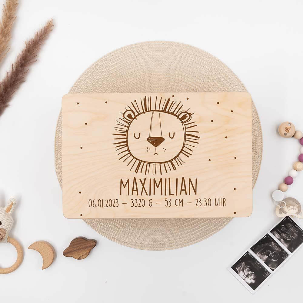 personalisierte erinnerungskiste mit löwengesicht design