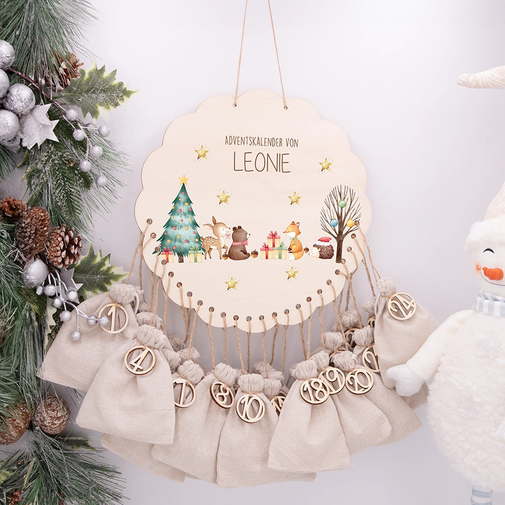 Personalisierter runder Adventskalender Kinder aus Holz - Tiere im Schneegestöber