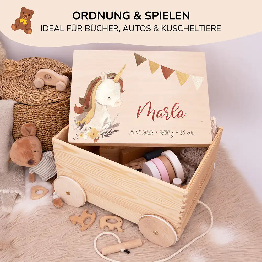 Spielzeugkiste mit Rädern personalisiert - Einhorn