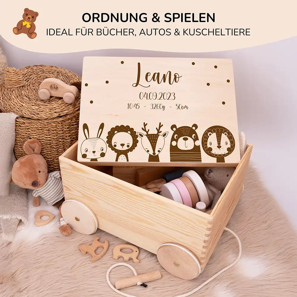 Spielzeugkiste mit Rädern personalisiert - Safari Tiere Gravur