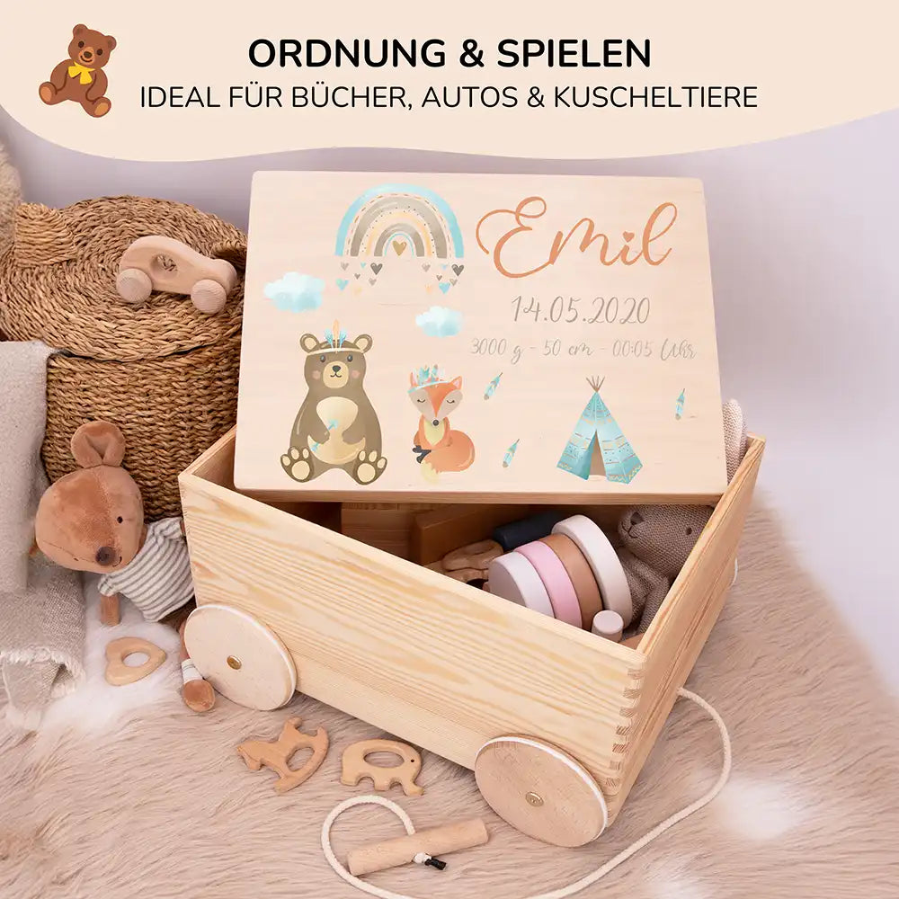 Spielzeugkiste mit Rädern personalisiert - Bär und Regenbogen