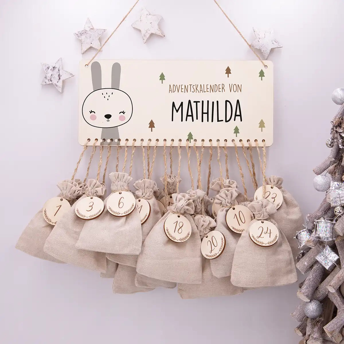 Personalisierbarer Adventskalender farbig - Winterhase