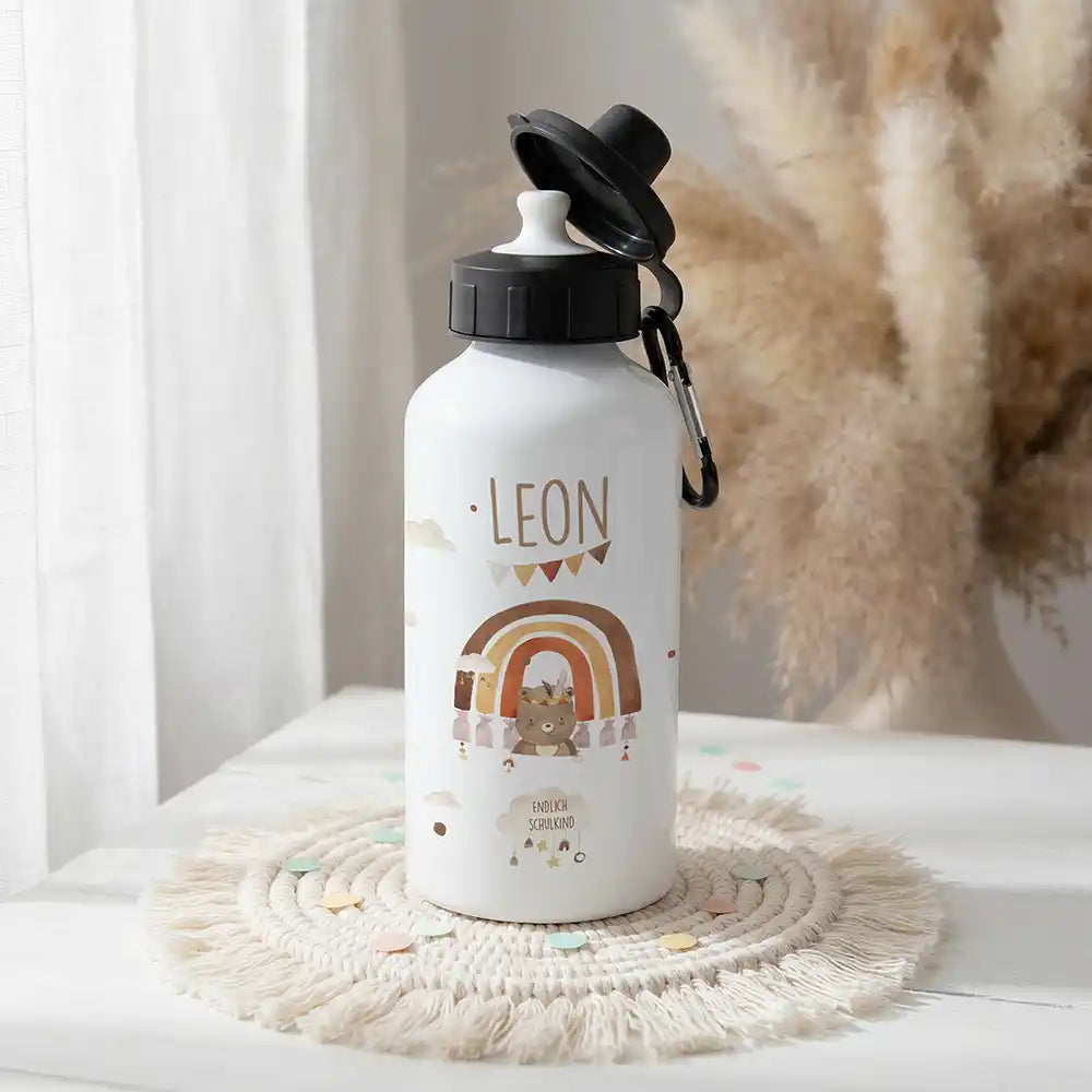 Personalisierte Trinkflasche Kinder BĂ€r Regenbogen Schulkind â zwei VerschlĂŒsse personalisiert mit Namen