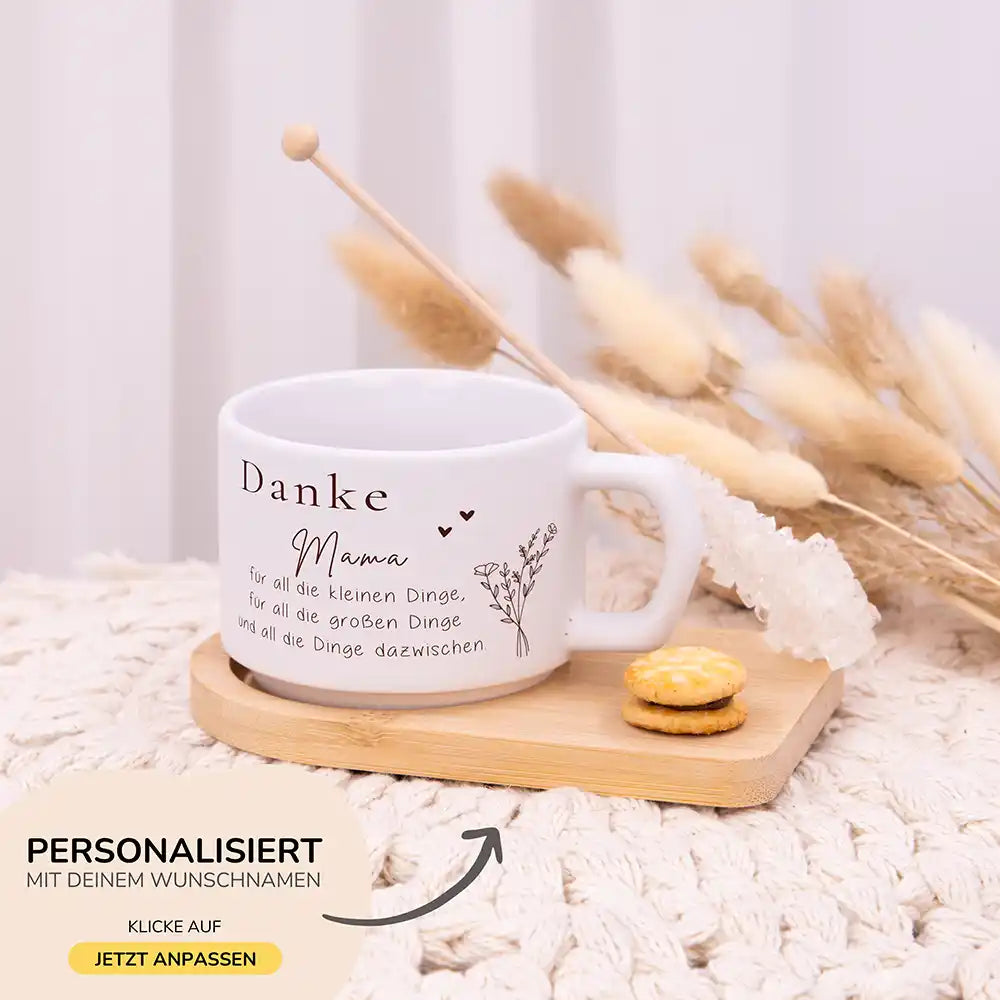 Muttertagsgeschenk Tasse Danke Mama mit Wildblumenstrauß – Wunschnamen-Gravur auf Bambus