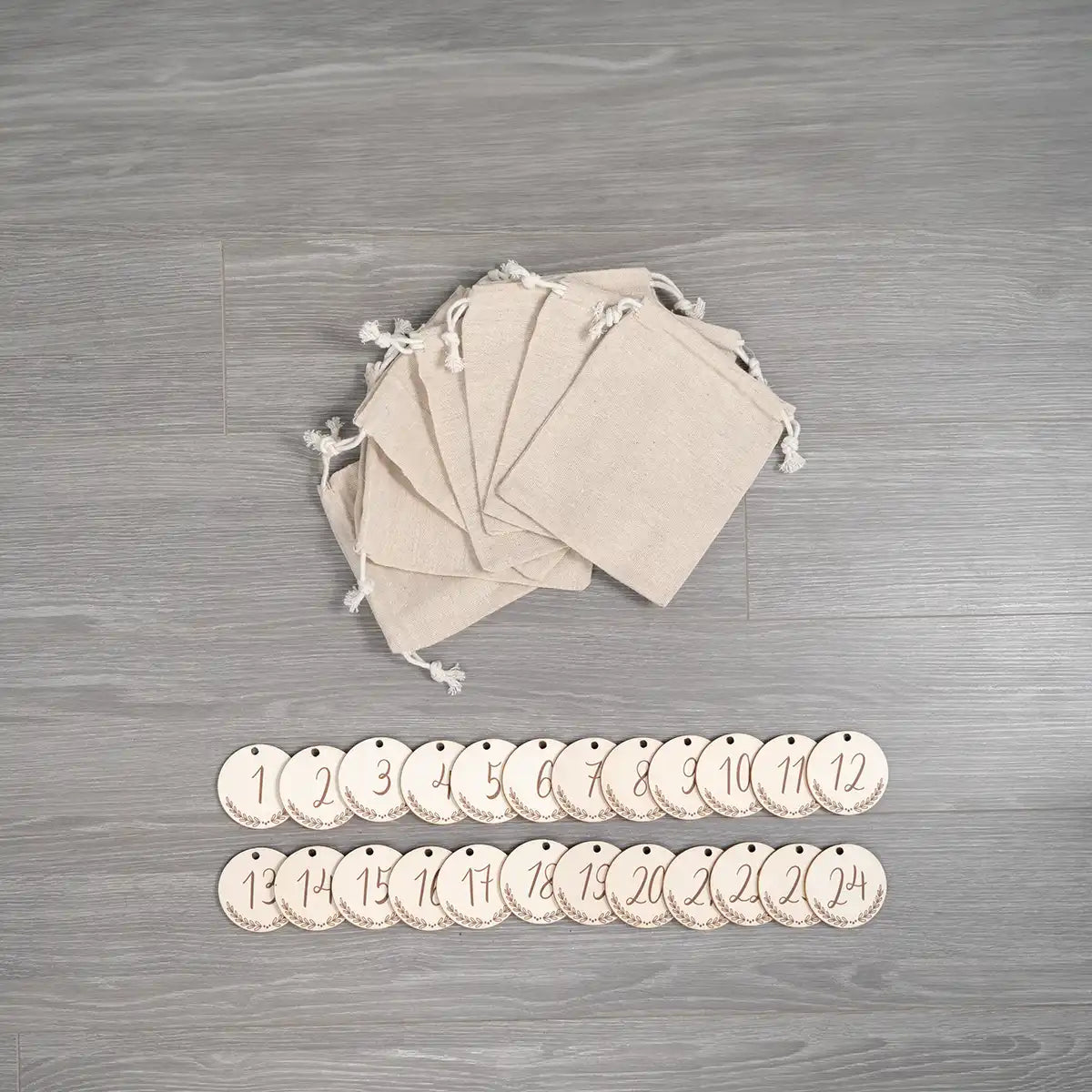 Personalisierbarer Adventskalender farbig - Rentier