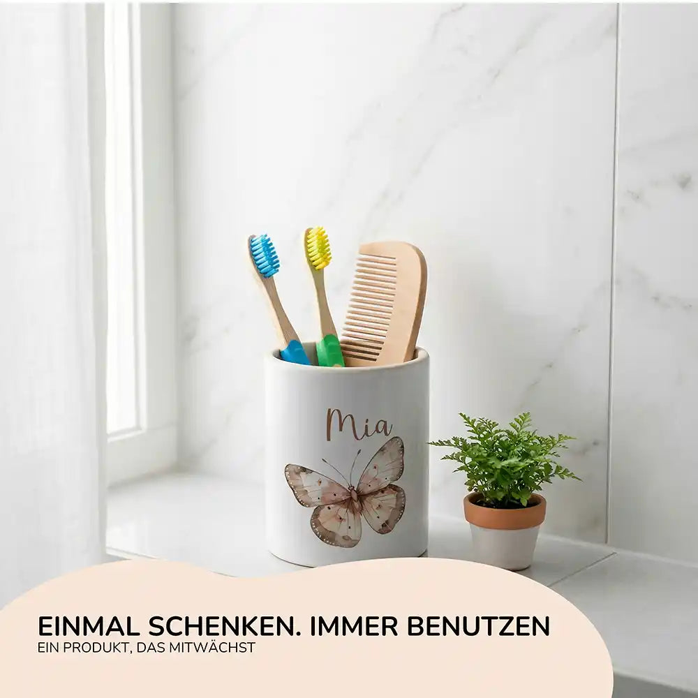 Personalisierter Stiftehalter Schmetterling - Geschenk zur Einschulung mit Namen