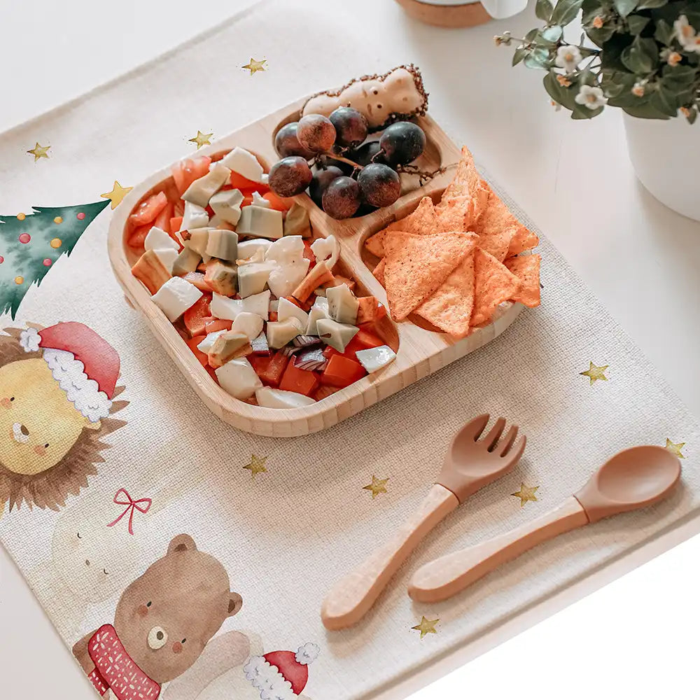 Tischset Kinder personalisiert Weihnachtsmotiv - Weihnachtswald-Tiertruppe