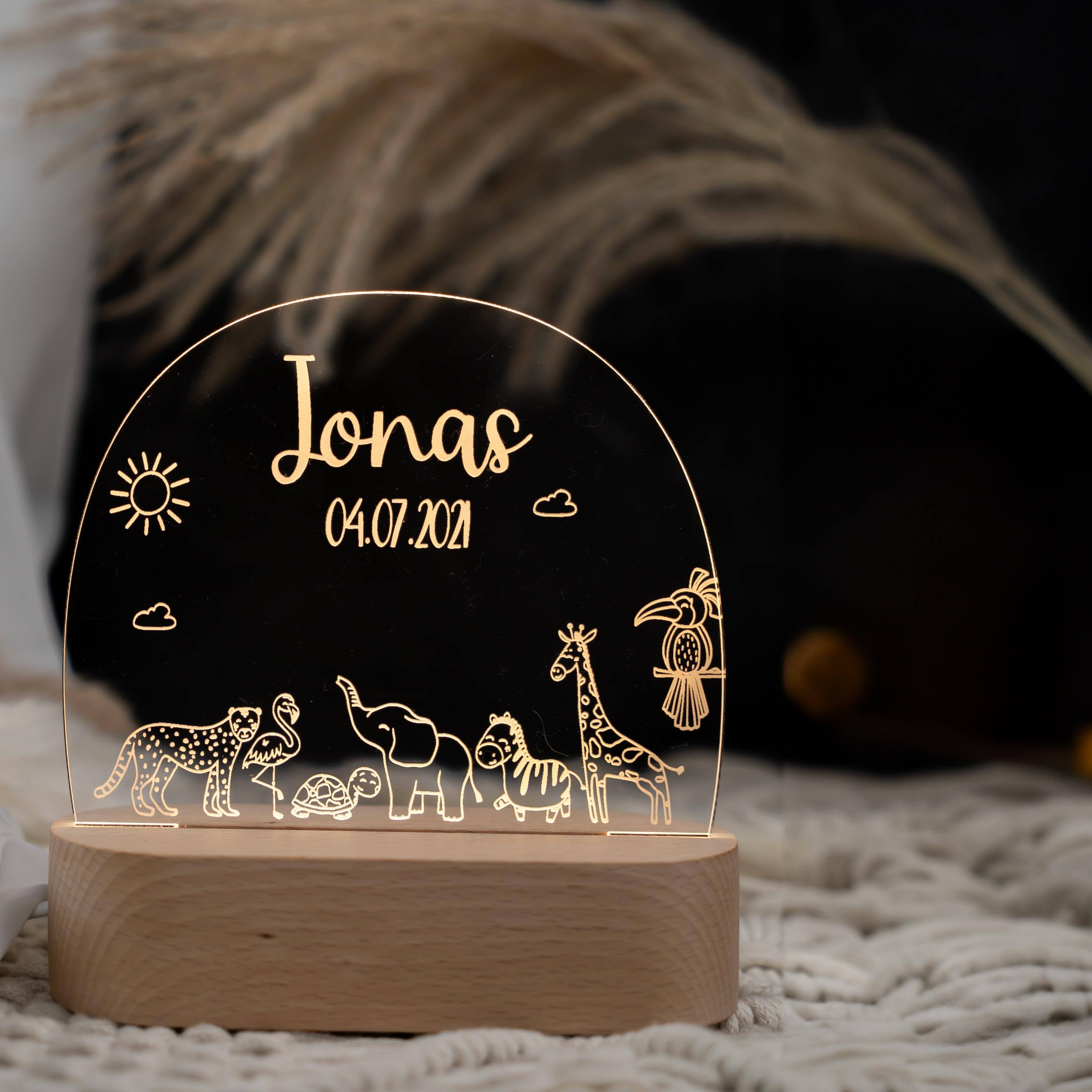 personalisierte nachtlampe mit safari design für kinderzimmer