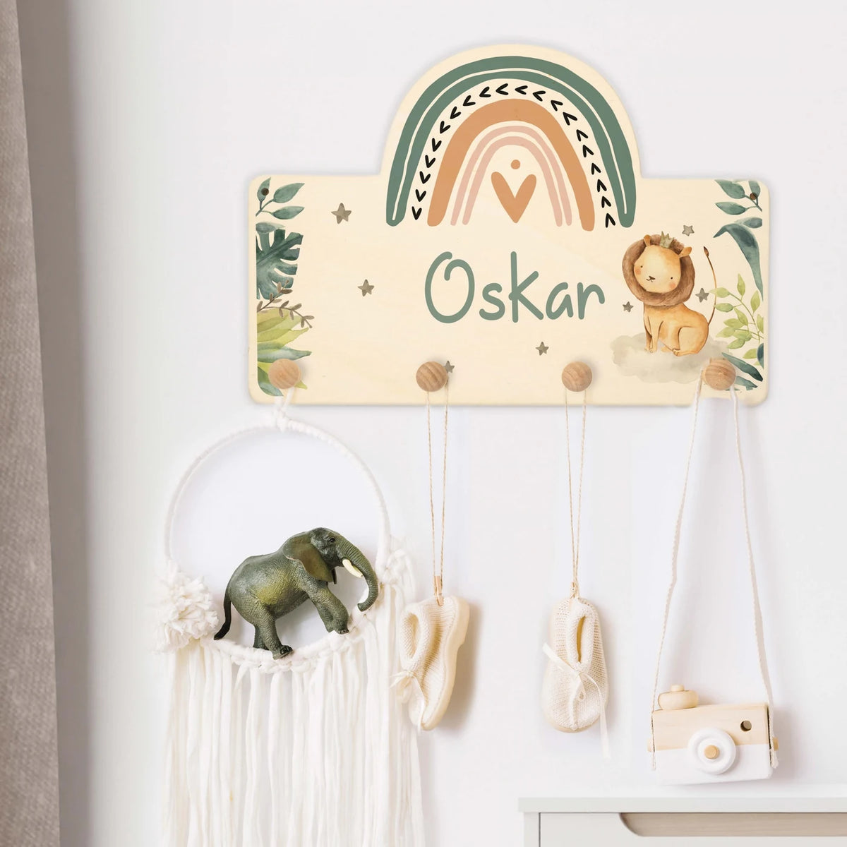 Kindergarderobe Holz personalisiert - Löwe