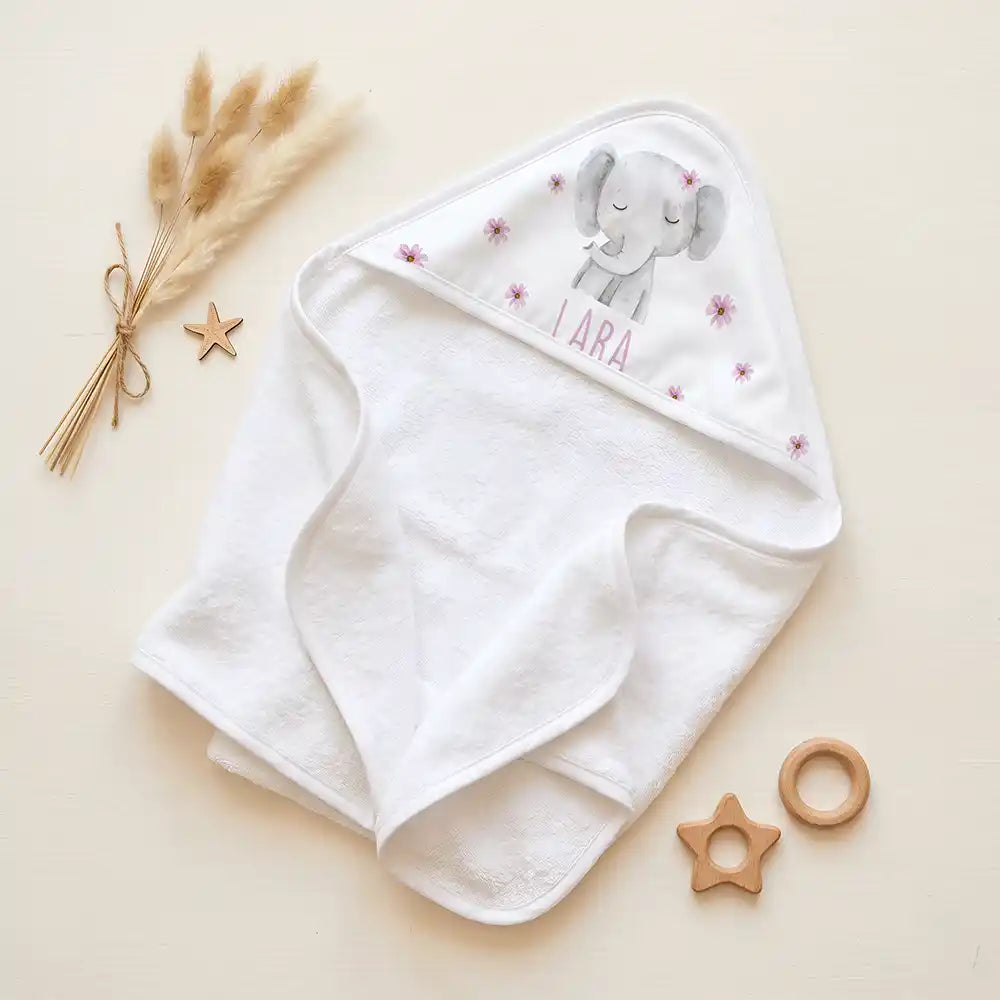 Personalisiertes Kapuzenhandtuch Baby Elefant Blüten – Set für Zwillinge im Rattan-Look