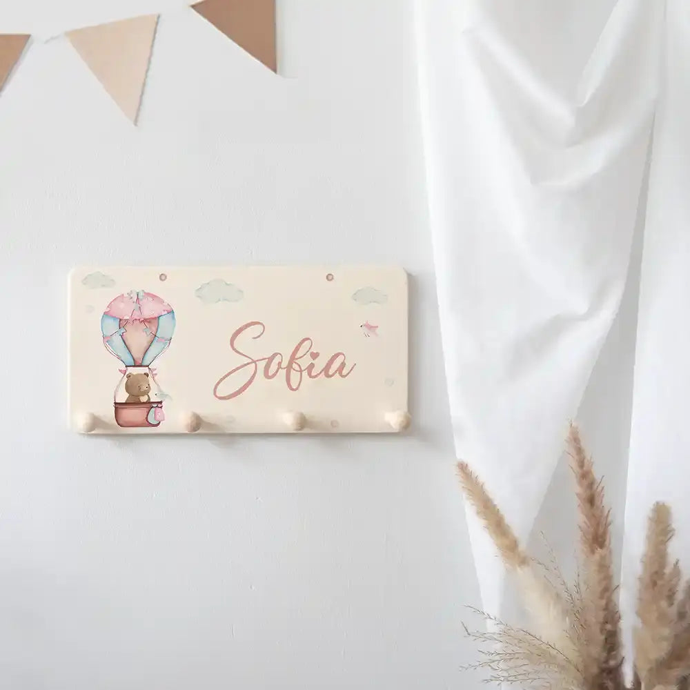 personalisierte garderobe mit ballon bär für kinderzimmer