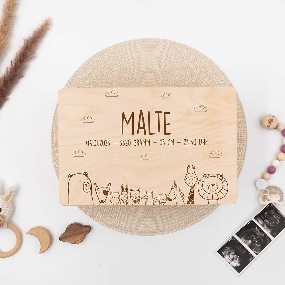 personalisierte erinnerungskiste mit jungle tierfamilie design