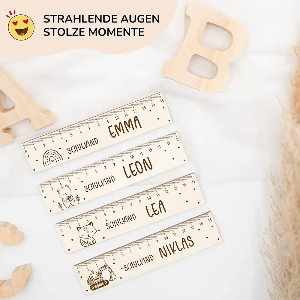 holzlineal mit graviertem bär und individuellem namen