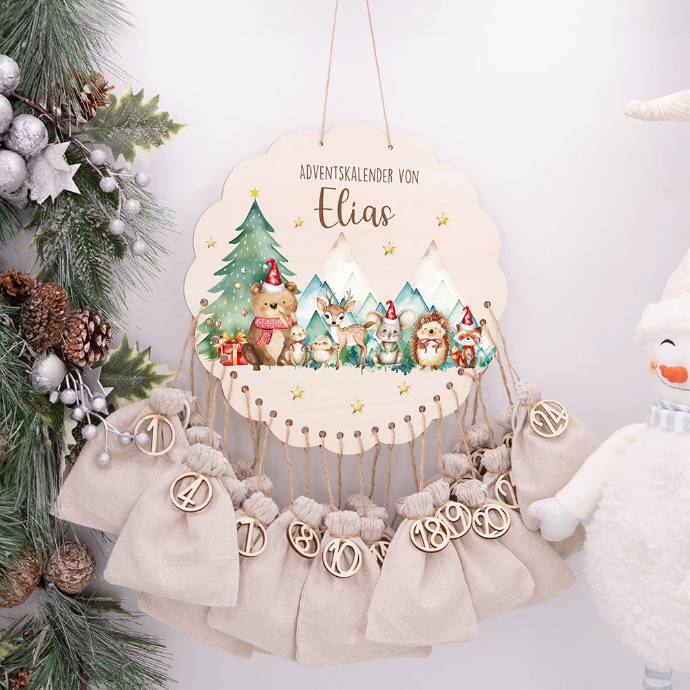 Personalisierter runder Adventskalender Kinder aus Holz  - Winterwald & seine Bewohner