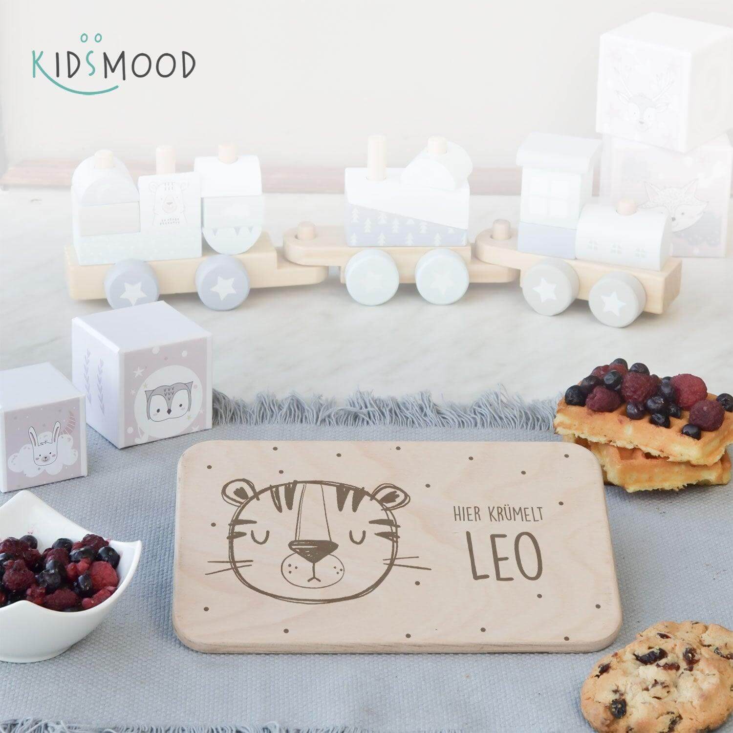 custom breakfast board design with engraved name
