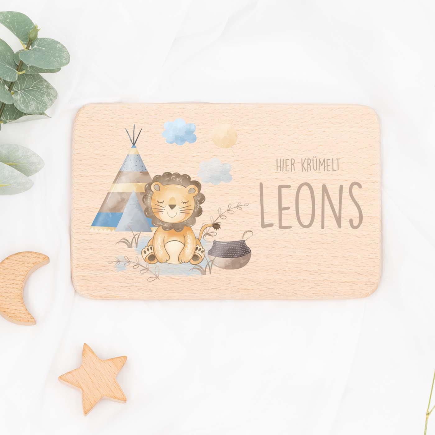personalisiertes frühstücksbrettchen mit tipi-löwe design
