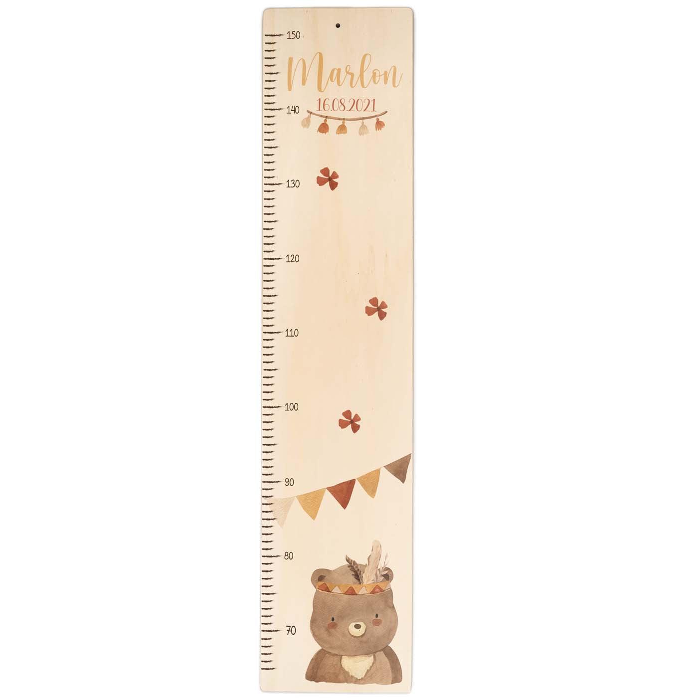 personalisiertes geschenk messlatte mit bär boho design