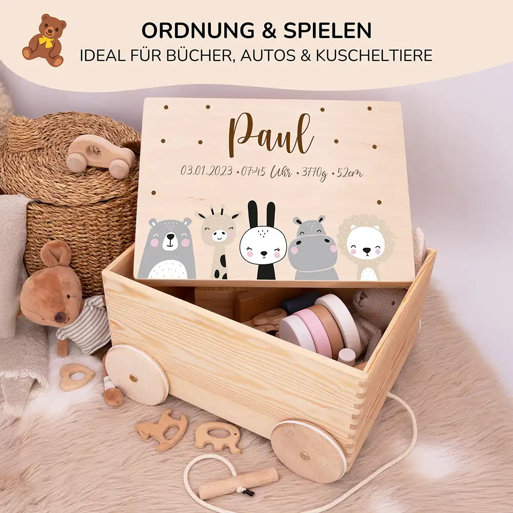 Spielzeugkiste mit Rädern personalisiert - Winterliche Waldtiere
