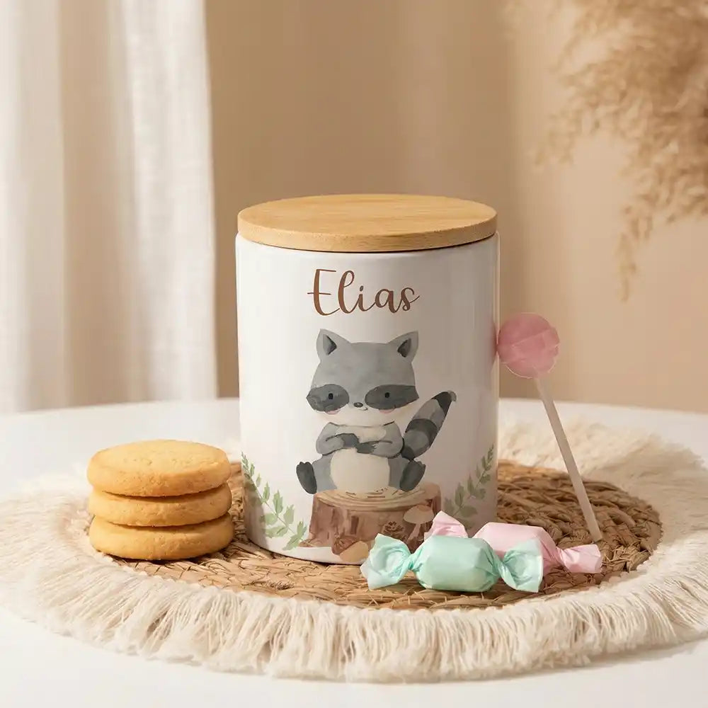 Personalisierte Keksdose Waschbär Wald aus Keramik mit Bambusdeckel - Wunschname - Kidsmood.de