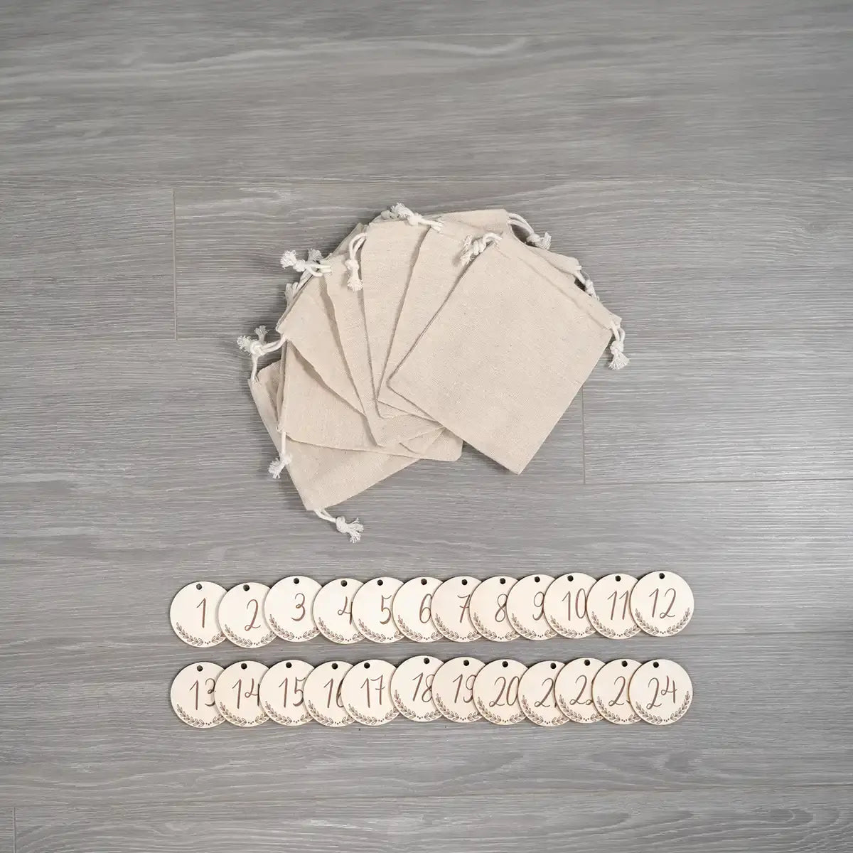 Personalisierbarer Adventskalender farbig - Löwe