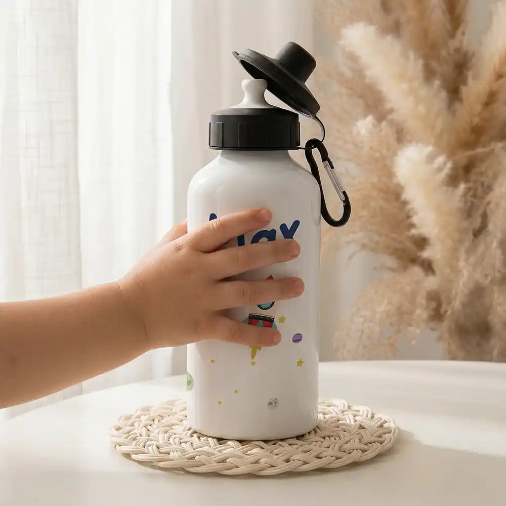 Personalisierte Trinkflasche Kinder Rakete Weltall – Mundstück & Schraubverschluss Detail